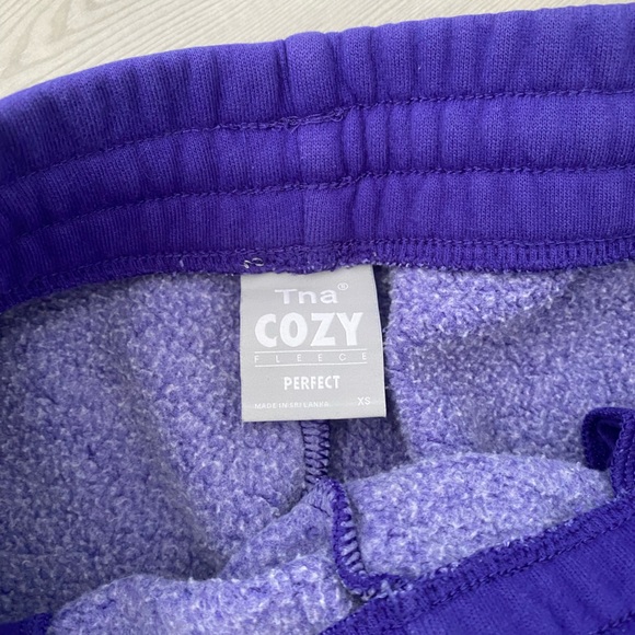 Aritzia Tna Perfect Cozy Fleece Sweatpants Size XS Purple - Picture 2 of 3